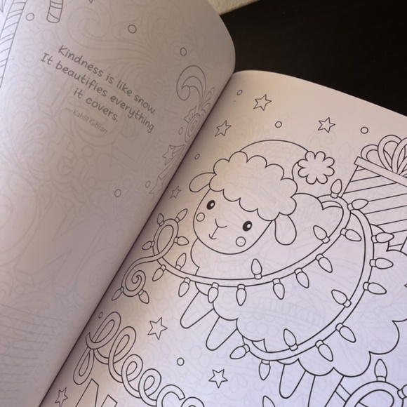 Design Originals Notebook Doodles Christmas : Coloring & Activity Book - Picture 11 of 14